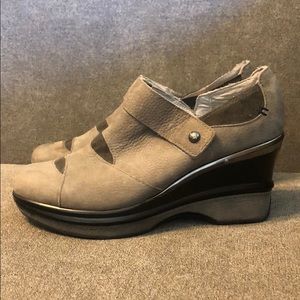 Gray Jambu leather wedges, women’s sz 8.5